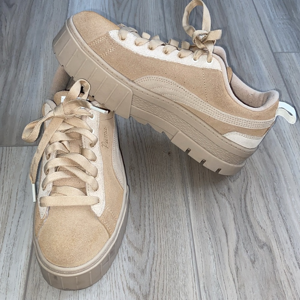 PUMA MAYZE WOMENS BRUSHED SUEDE PLATFORM SNEAKER